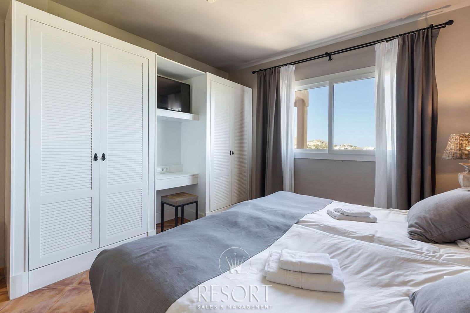 2 soveværelse Lejlighed til salg i La Manga Club med swimmingpool garage - € 159.000 (Ref: 7773674)