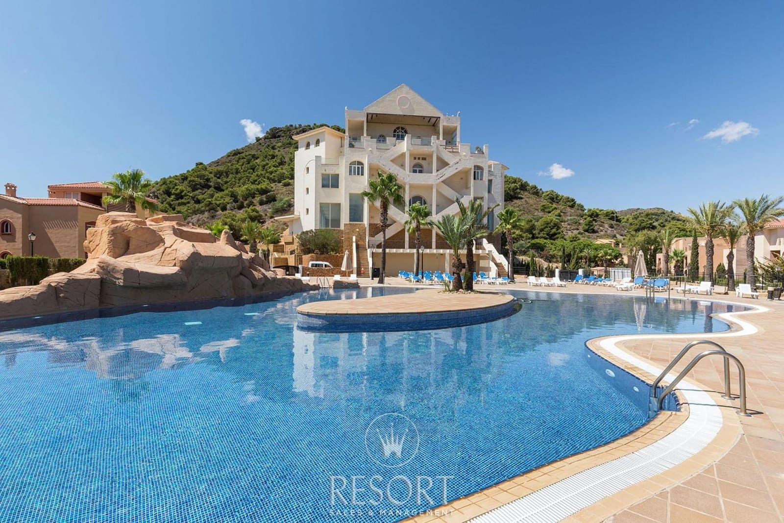 2 soveværelse Lejlighed til salg i La Manga Club med swimmingpool garage - € 159.000 (Ref: 7773674)