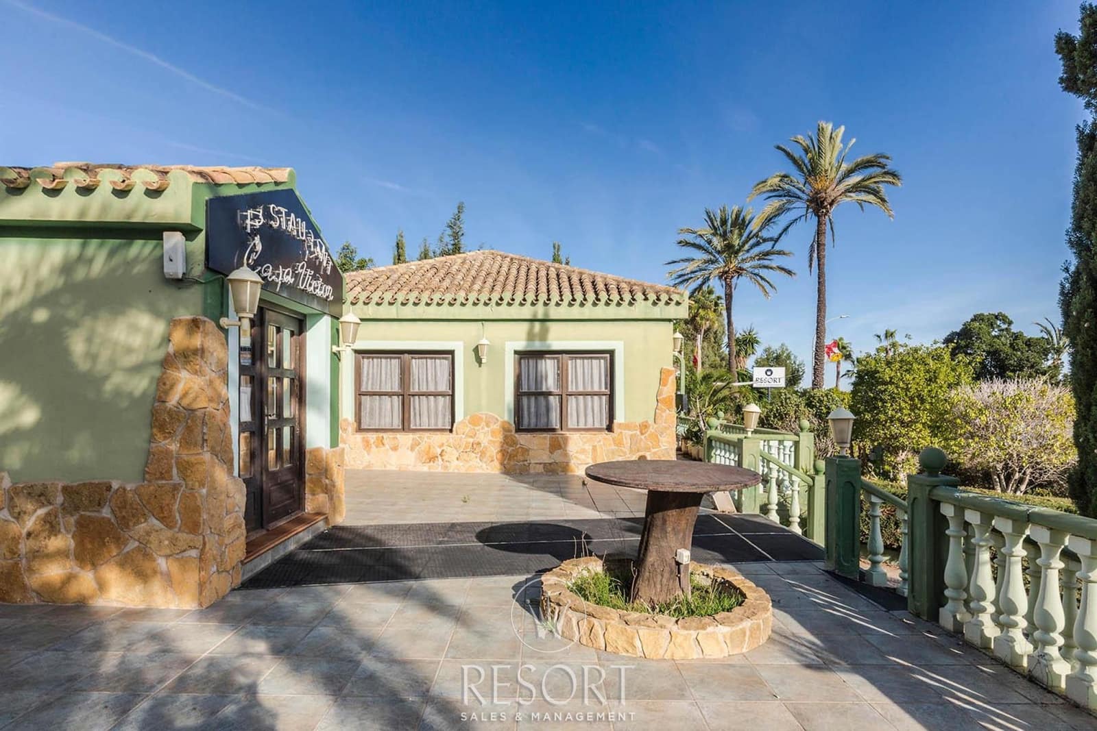 4 bedroom Villa for sale in La Manga del Mar Menor - € 950,000 (Ref: 8471574)
