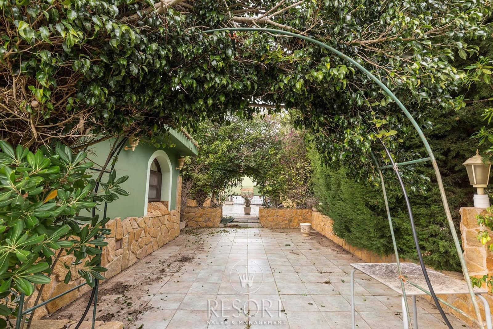 4 bedroom Villa for sale in La Manga del Mar Menor - € 950,000 (Ref: 8471574)