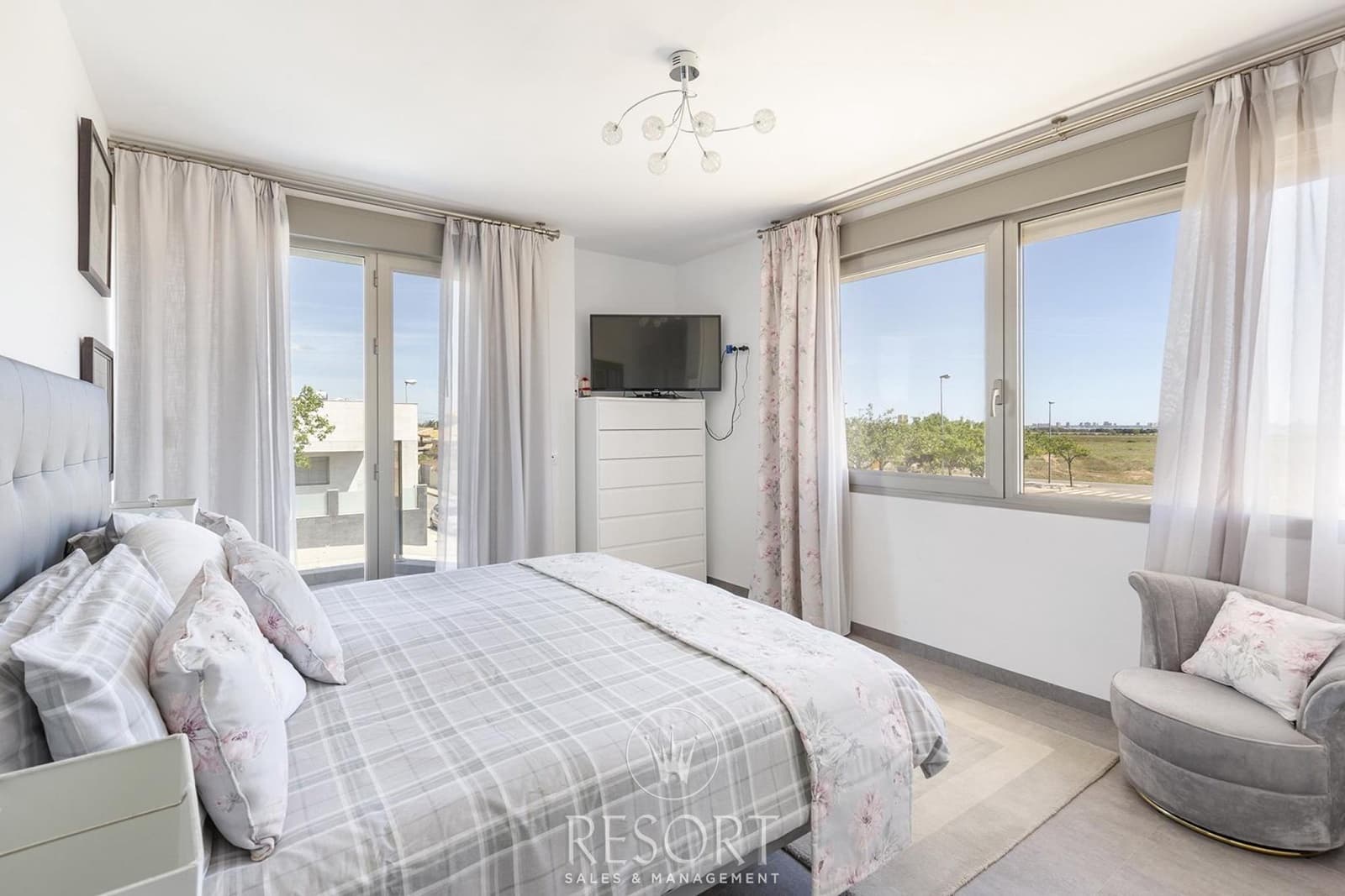 4 bedroom Villa for sale in Los Belones with pool garage - € 789,000 (Ref: 8960987)