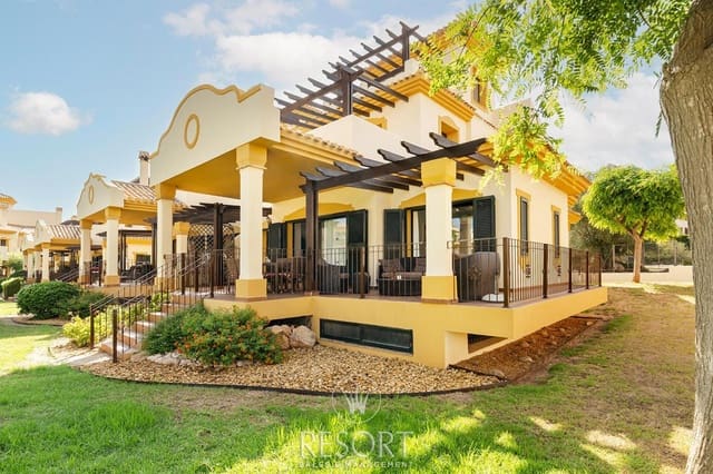 4 sypialnia Willa na sprzedaż w La Manga Club, Kartagena z basenem garażem - 594 558 € (Ref: 9152803)