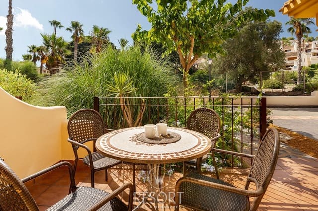 4 sypialnia Willa na sprzedaż w La Manga Club, Kartagena z basenem garażem - 594 558 € (Ref: 9152803)