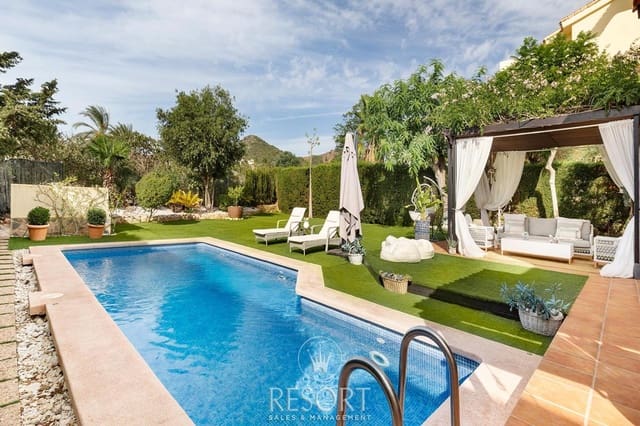 3 sypialnia Apartament na sprzedaż w La Manga Club, Kartagena z basenem garażem - 690 000 € (Ref: 9203376)