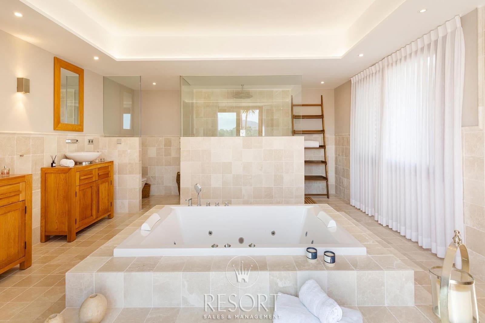 8 Zimmer Villa zu verkaufen in La Manga Club mit Pool Garage - 3.795.000 € (Ref: 9254051)