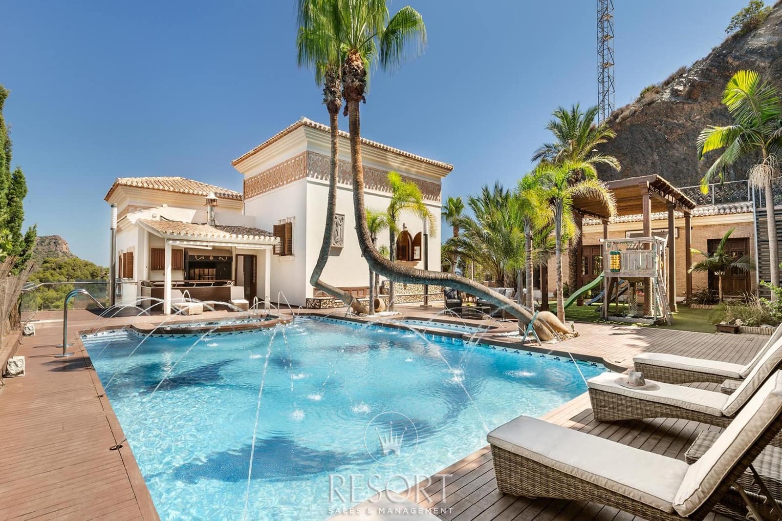 8 Zimmer Villa zu verkaufen in La Manga Club mit Pool Garage - 3.795.000 € (Ref: 9254051)