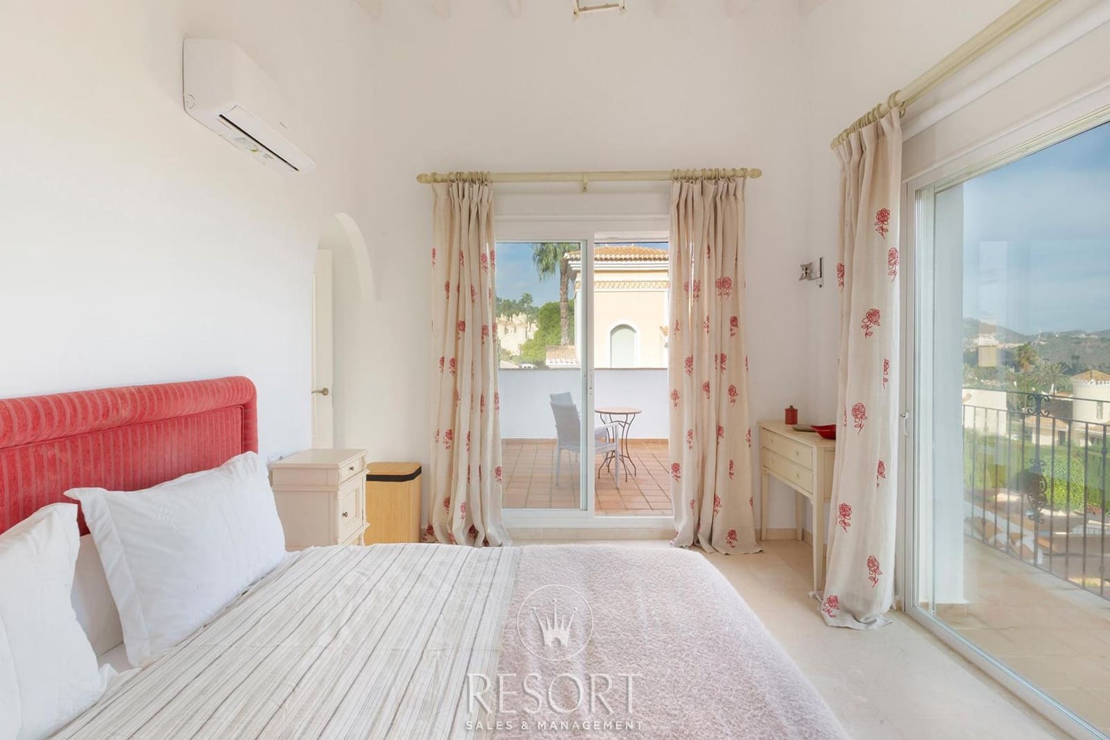 5 bedroom Villa for sale in La Manga Club with pool garage - € 1,249,002 (Ref: 9360573)