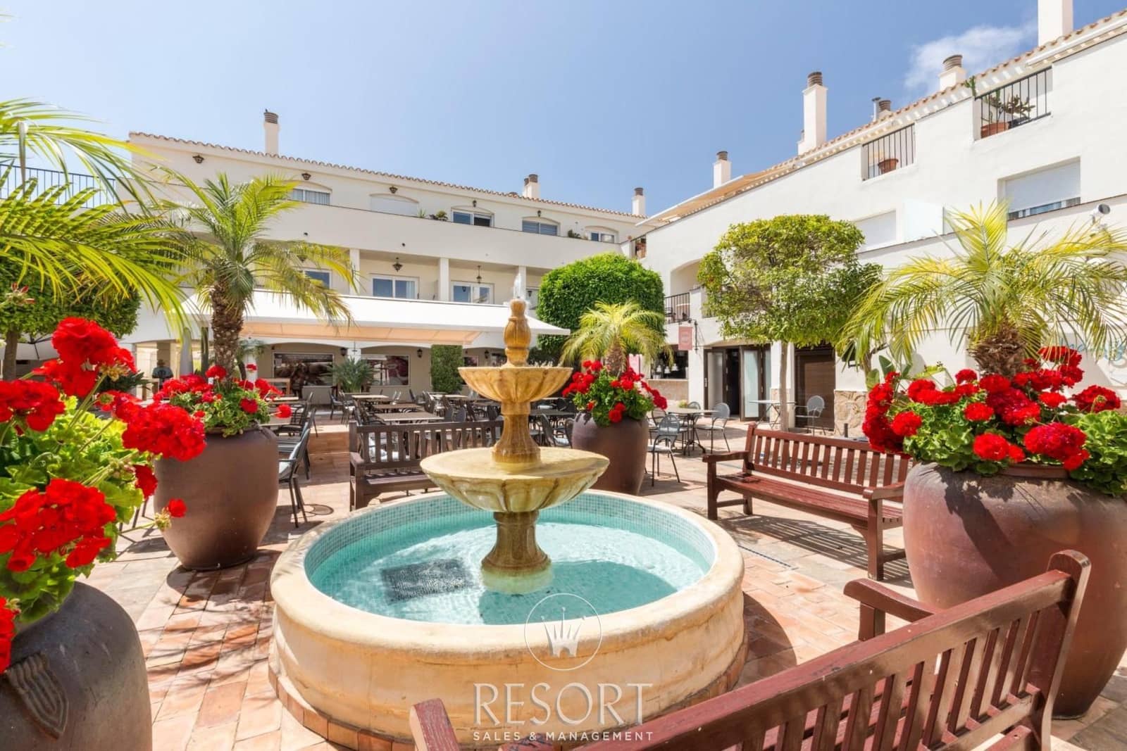 Apartment for sale in La Manga Club with pool - € 95,000 (Ref: 9388336)