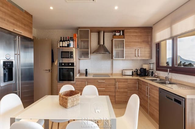 3 soveværelse Villa til salg i La Manga Club, Cartagena med swimmingpool garage - € 520.000 (Ref: 9450136)