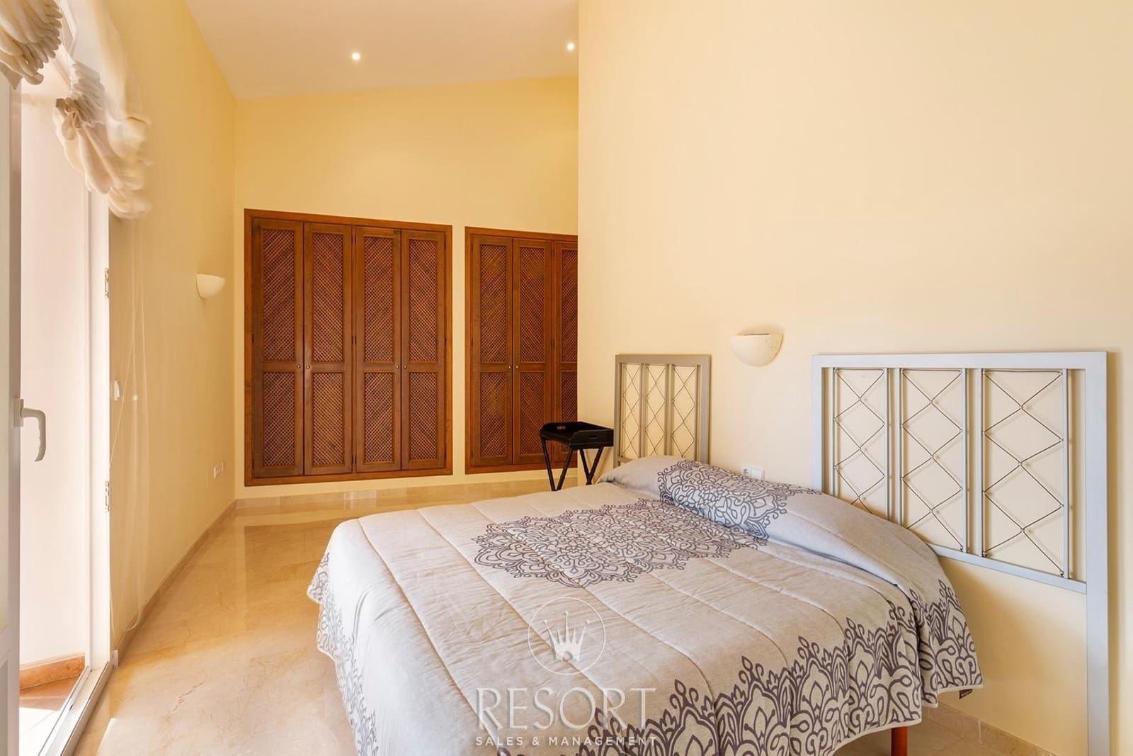 5 makuuhuone Huvila myytävänä paikassa Atamaria mukana uima-altaan 
autotalli - 1 500 000 € (Ref: 9453595)