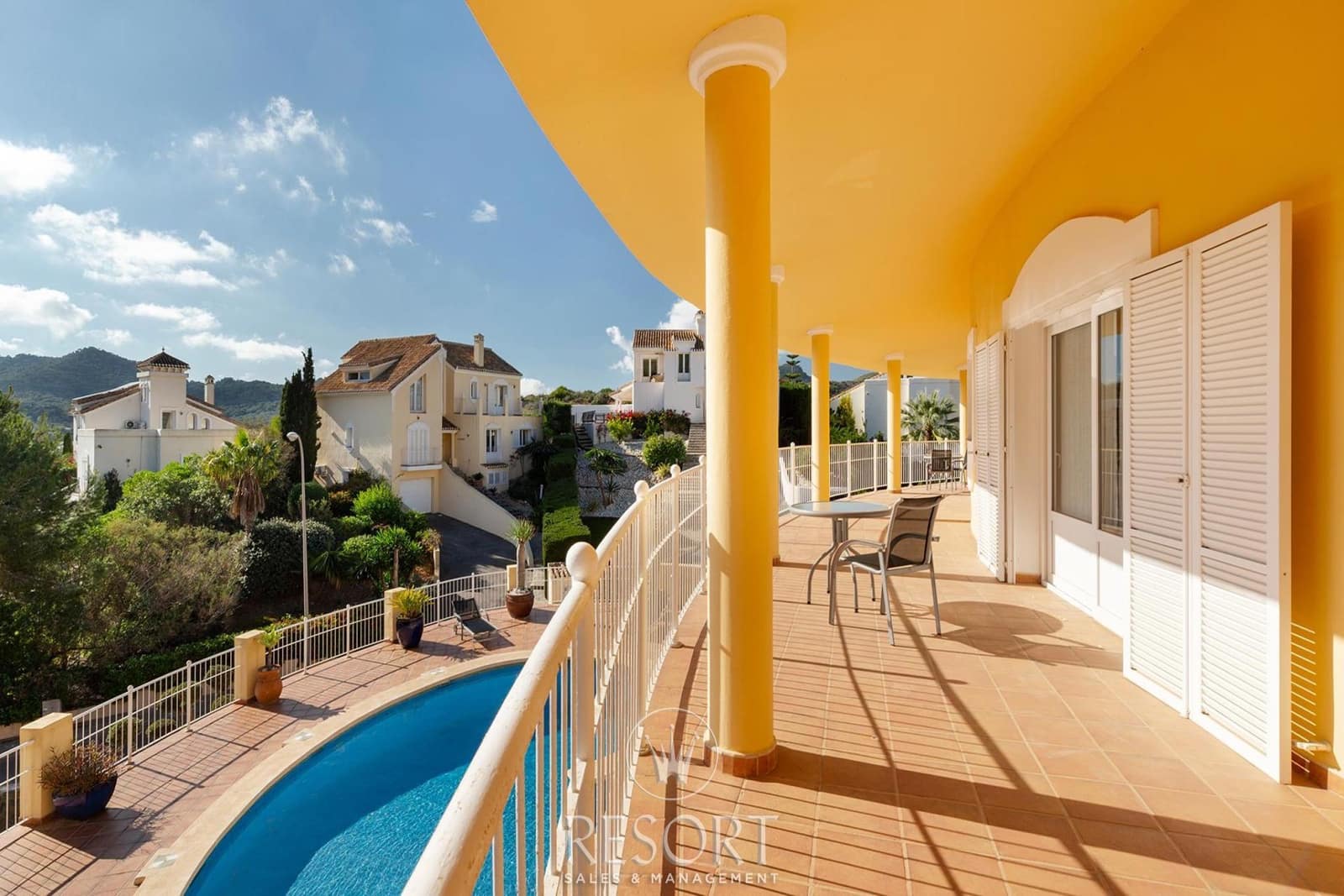 5 makuuhuone Huvila myytävänä paikassa Atamaria mukana uima-altaan 
autotalli - 1 500 000 € (Ref: 9453595)