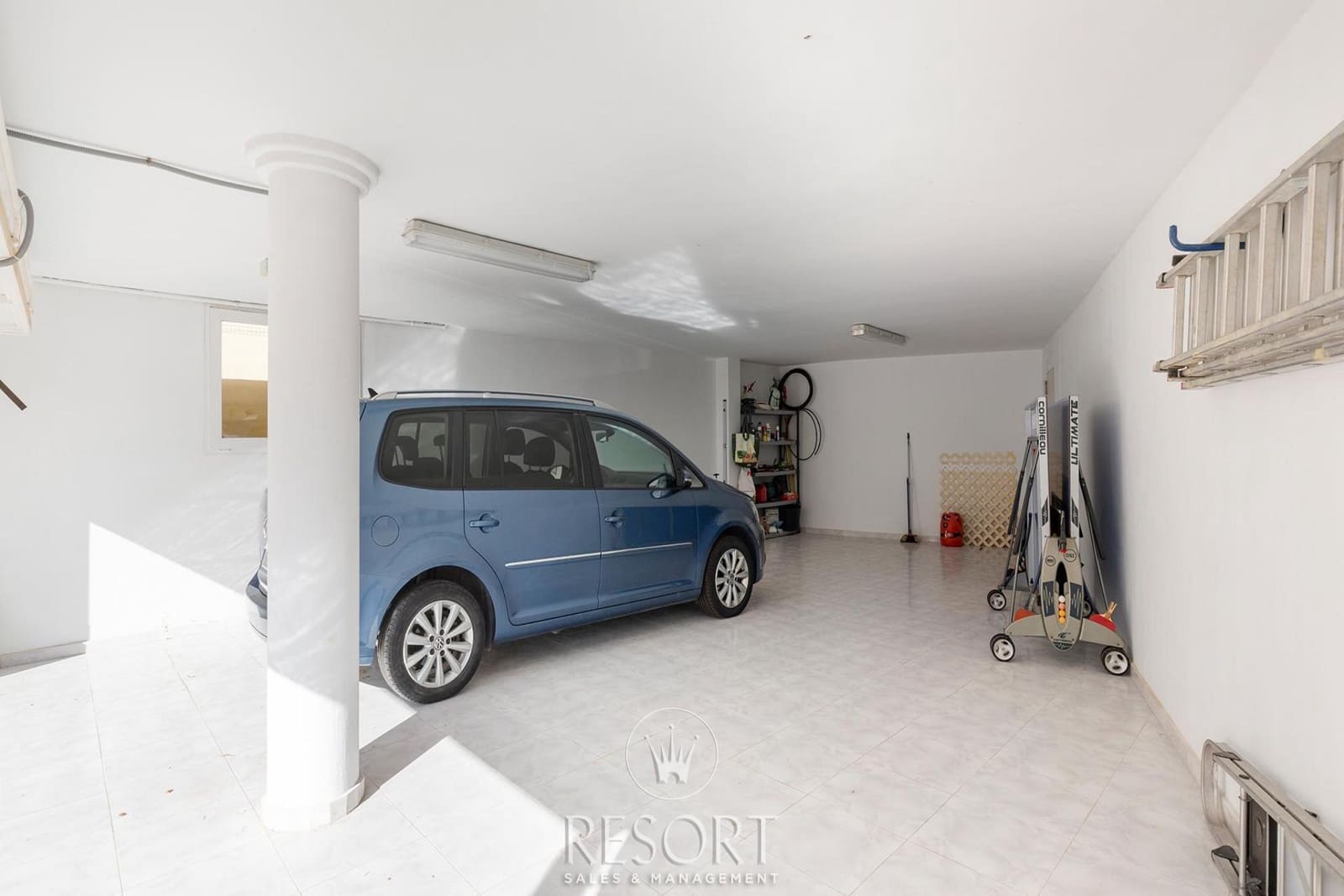 5 makuuhuone Huvila myytävänä paikassa Atamaria mukana uima-altaan 
autotalli - 1 500 000 € (Ref: 9453595)