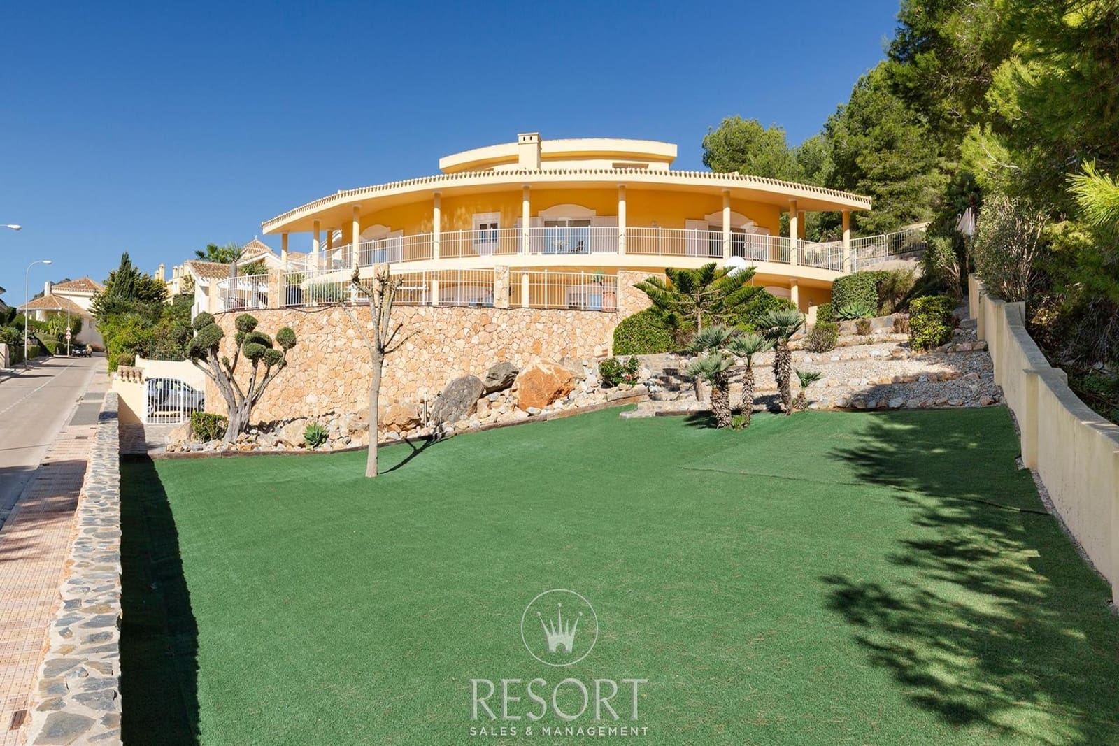 5 makuuhuone Huvila myytävänä paikassa Atamaria mukana uima-altaan 
autotalli - 1 500 000 € (Ref: 9453595)