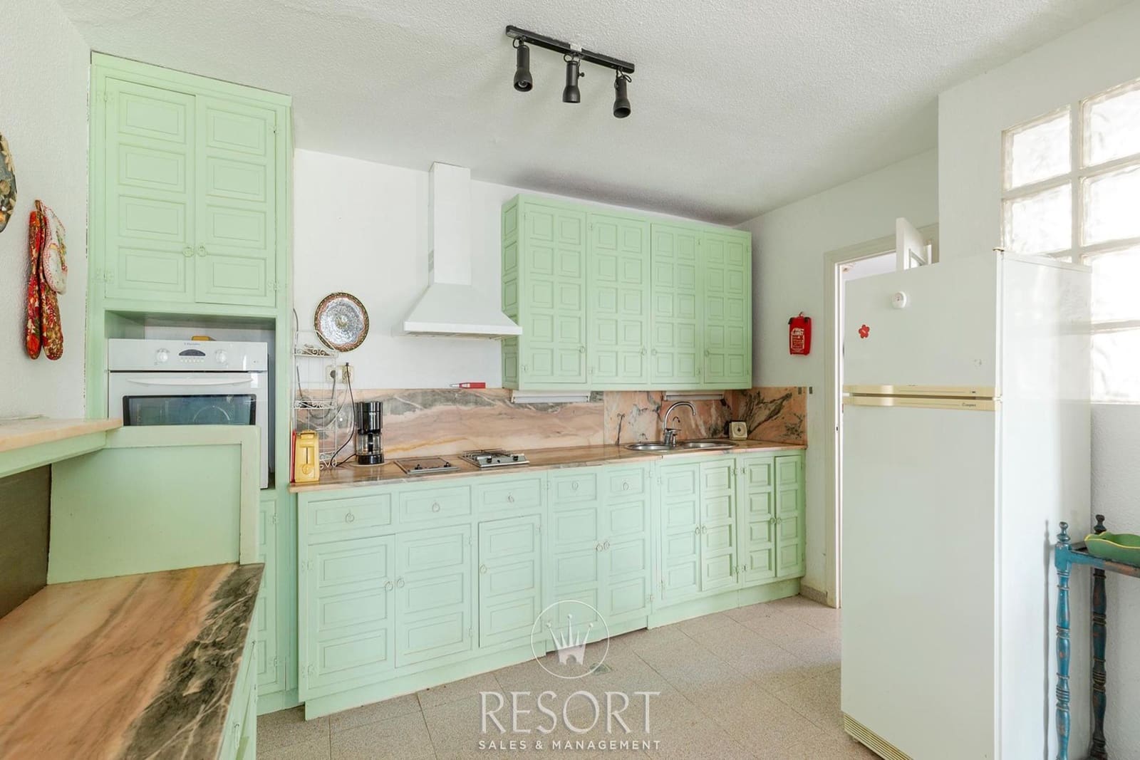 2 makuuhuone Huvila myytävänä paikassa Atamaria mukana uima-altaan - 295 000 € (Ref: 9481378)