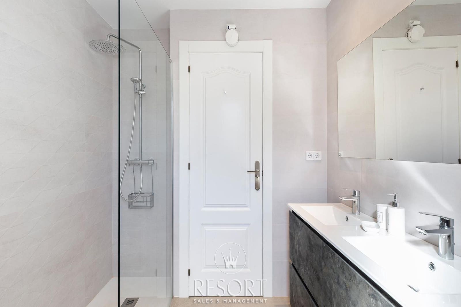 5 bedroom Villa for sale in La Manga Club with pool garage - € 949,000 (Ref: 9547041)