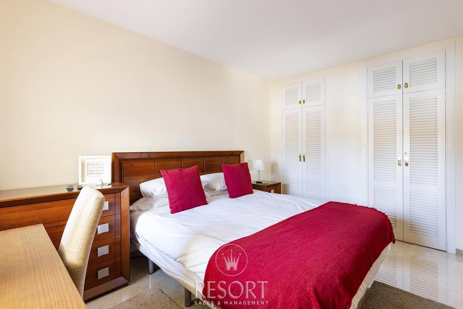 2 soveværelse Lejlighed til salg i La Manga Club med swimmingpool garage - € 281.901 (Ref: 9566507)