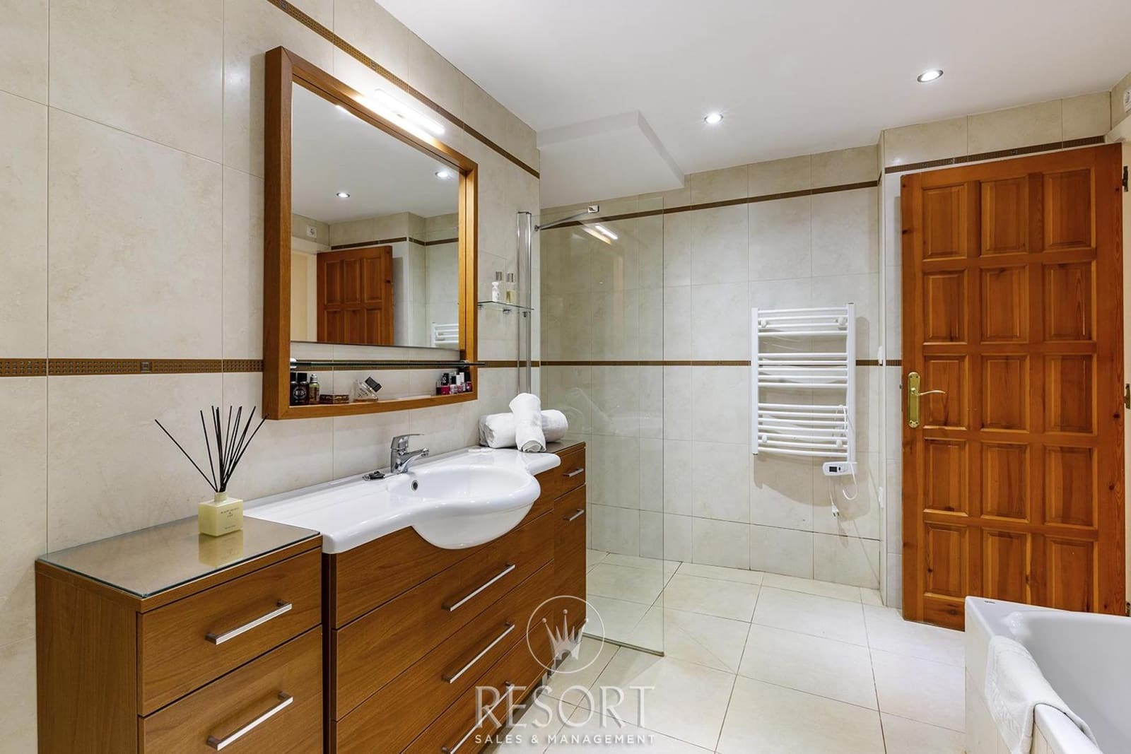 2 soveværelse Lejlighed til salg i La Manga Club med swimmingpool garage - € 281.901 (Ref: 9566507)