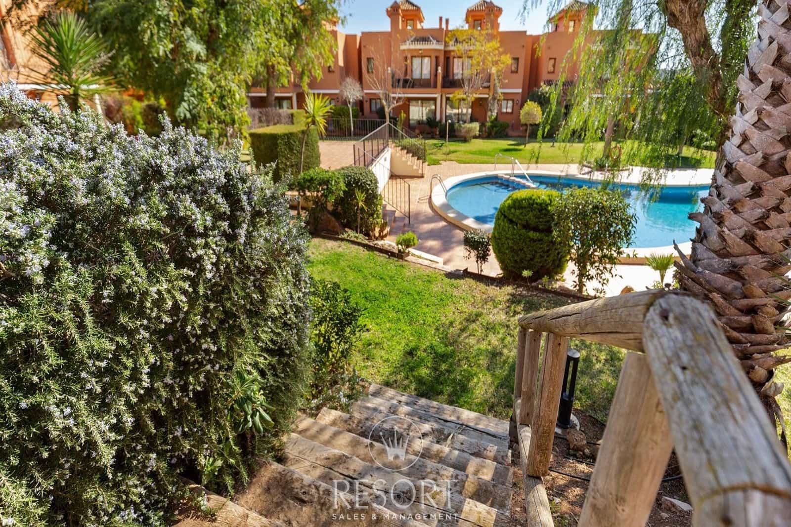 4 soveværelse Byhus til salg i La Manga Club med swimmingpool garage - € 595.000 (Ref: 9613911)