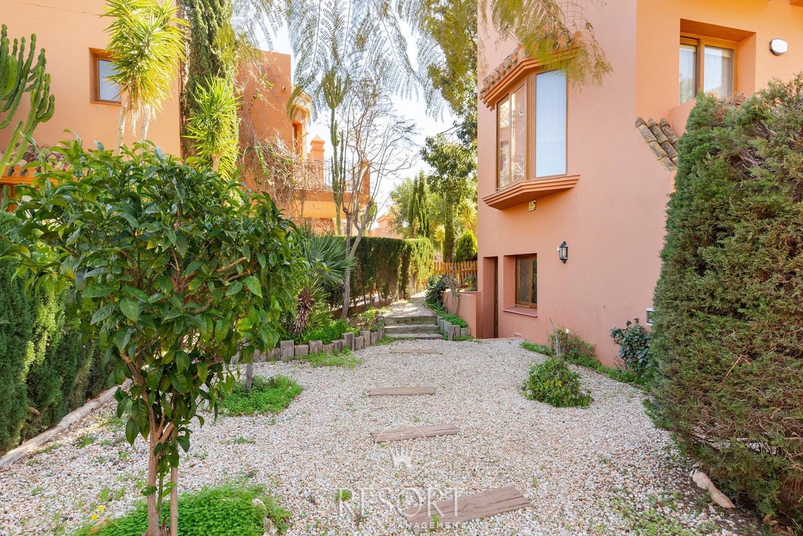 4 soveværelse Byhus til salg i La Manga Club med swimmingpool garage - € 595.000 (Ref: 9613911)