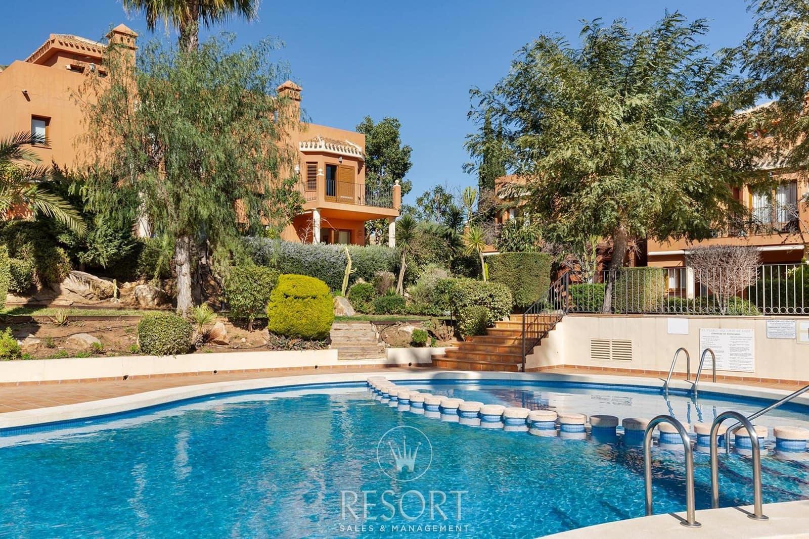 4 soveværelse Byhus til salg i La Manga Club med swimmingpool garage - € 595.000 (Ref: 9613911)