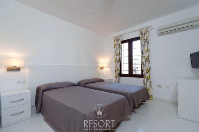 2 bedroom Townhouse for sale in La Manga Club, Cartagena with pool - € 239,185 (Ref: 9613912)