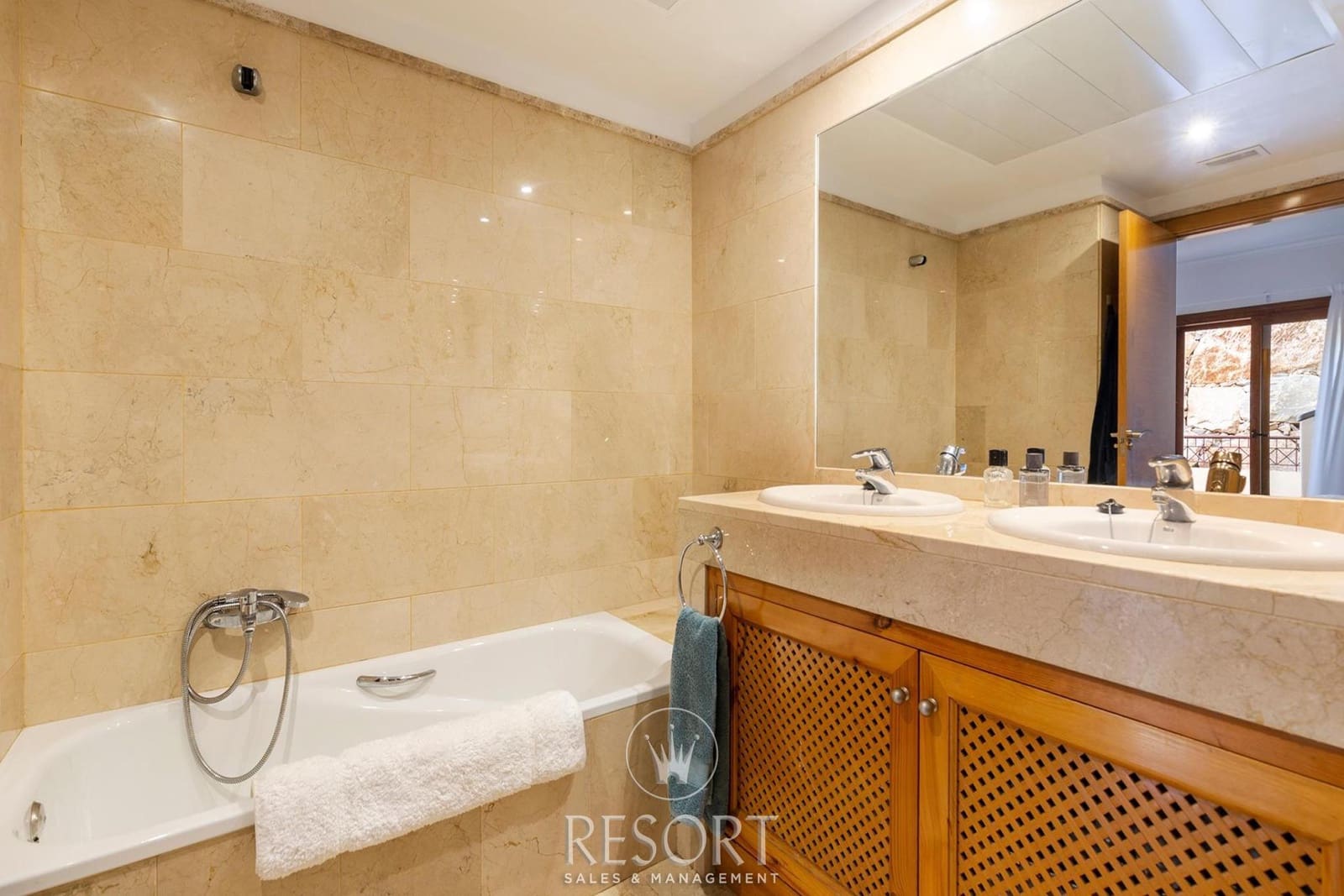 3 makuuhuone Huoneisto myytävänä paikassa Atamaria mukana uima-altaan 
autotalli - 334 508 € (Ref: 9669689)