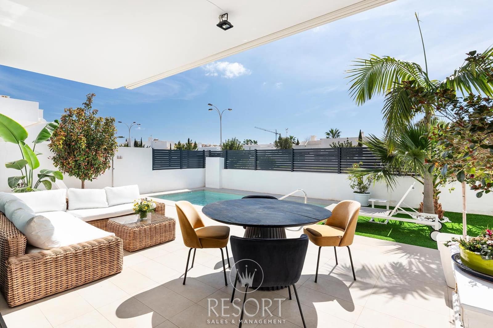 3 bedroom Villa for sale in Mar de Cristal with pool garage - € 498,000 (Ref: 9697886)