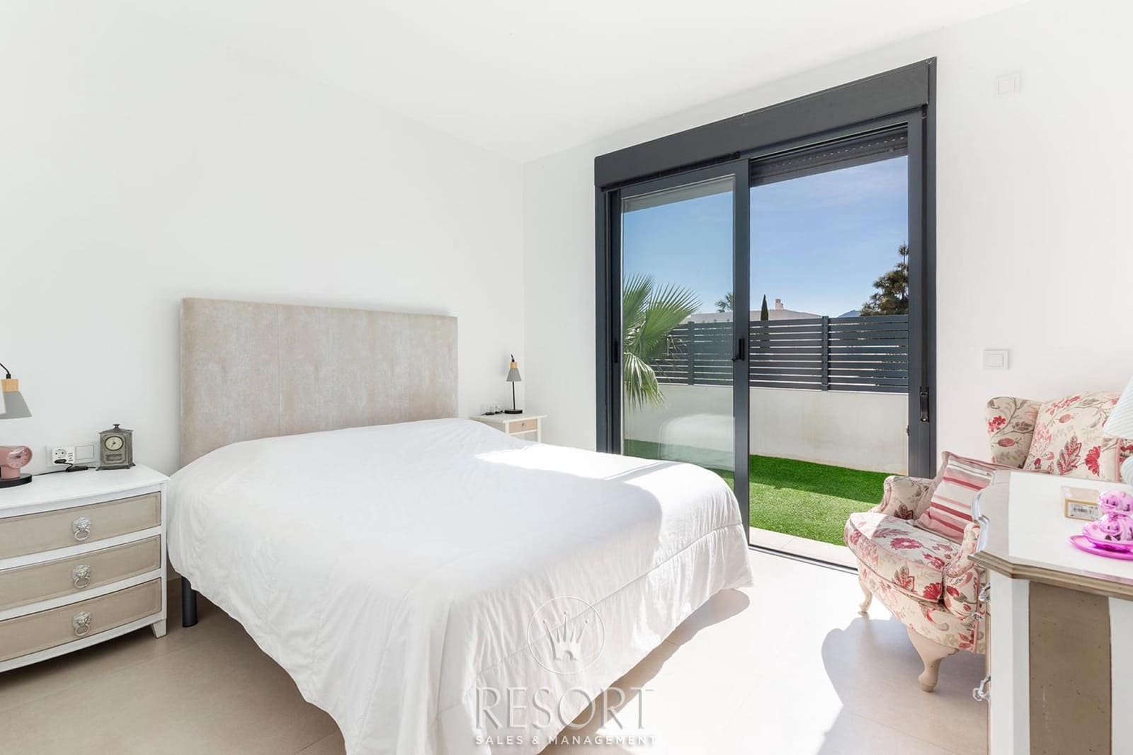 3 bedroom Villa for sale in Mar de Cristal with pool garage - € 498,000 (Ref: 9697886)