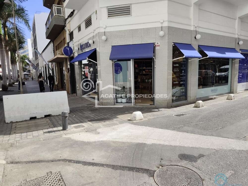 Commercial for rent in Arrecife - € 2,100 (Ref: 10010225)
