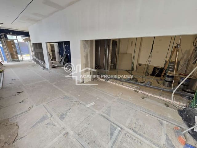 Commercieel te huur in Arrecife - € 2.100 (Ref: 10010225)