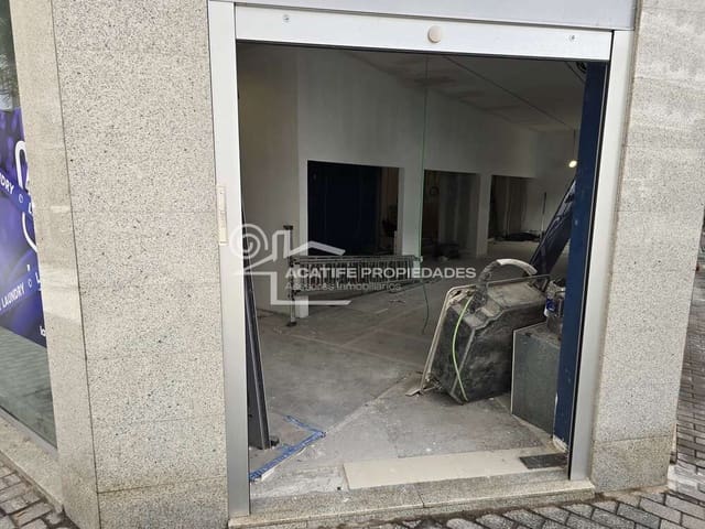 Commercieel te huur in Arrecife - € 2.100 (Ref: 10010225)