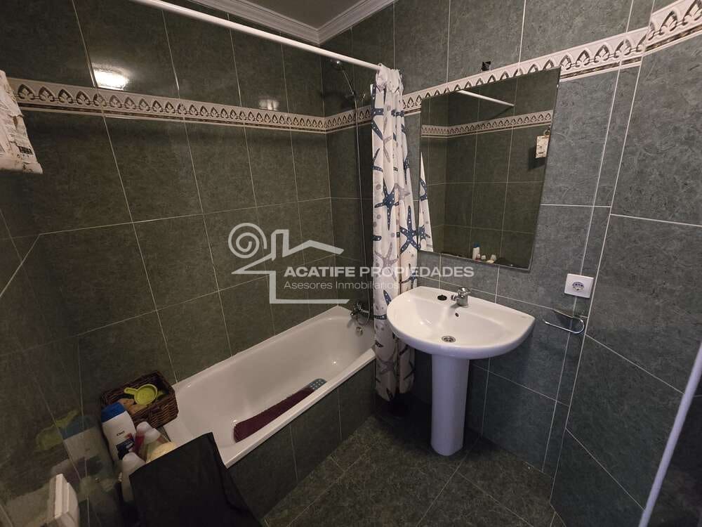 2 soveværelse Lejlighed til salg i Arrecife med garage - € 249.000 (Ref: 10097411)