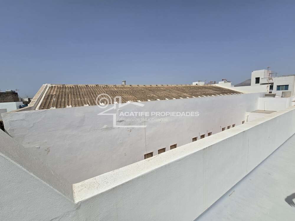 Gewerbe zu verkaufen in Arrecife - 450.000 € (Ref: 10097413)