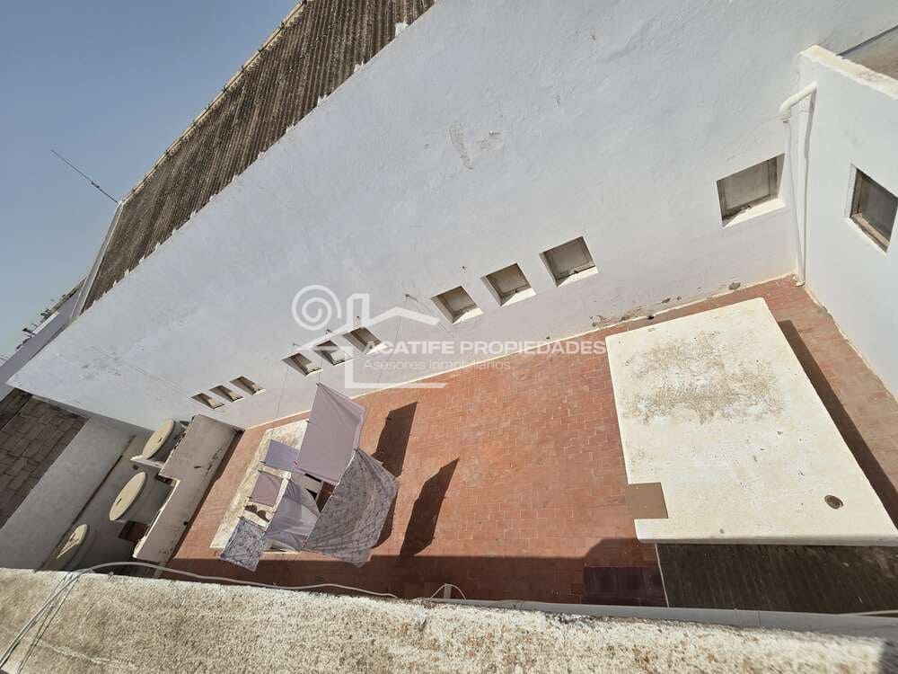 Gewerbe zu verkaufen in Arrecife - 450.000 € (Ref: 10097413)