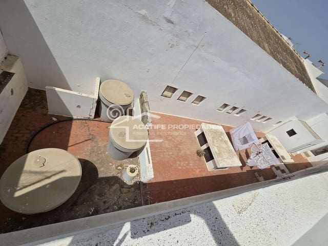 Gewerbe zu verkaufen in Arrecife - 450.000 € (Ref: 10097413)