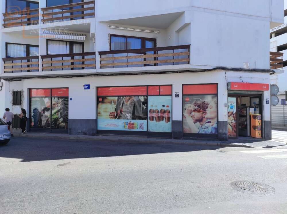Commercieel te koop in Arrecife - € 300.000 (Ref: 7773837)
