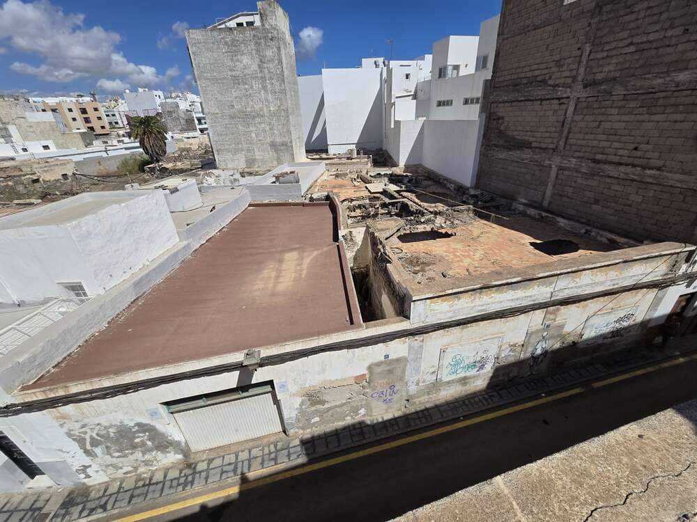 Tontti myytävänä paikassa Arrecife - 270 000 € (Ref: 8422755)