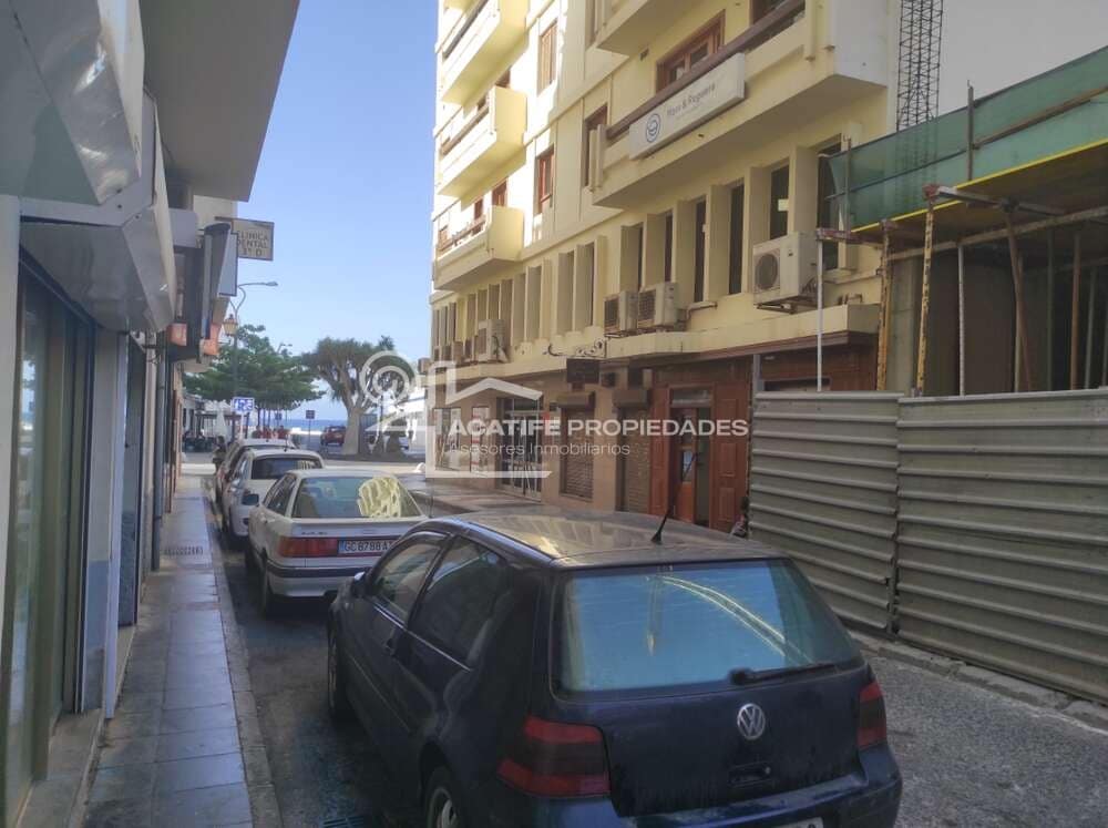 Erhverv til leje i Arrecife - € 1.200 (Ref: 8422756)