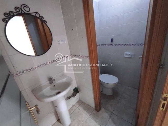 Komercyjne do wynajęcia w Arrecife - 1 200 € (Ref: 8422756)