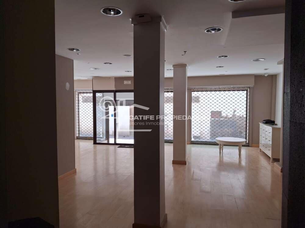 Erhverv til salg i Arrecife - € 235.000 (Ref: 8890962)