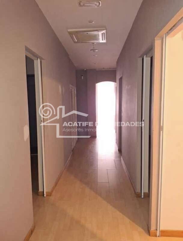 Kaupallinen myytävänä paikassa Arrecife - 185 000 € (Ref: 8890962)