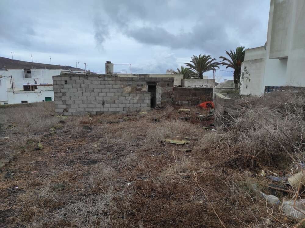 Building Plot for sale in San Bartolome - € 250,000 (Ref: 9206220)