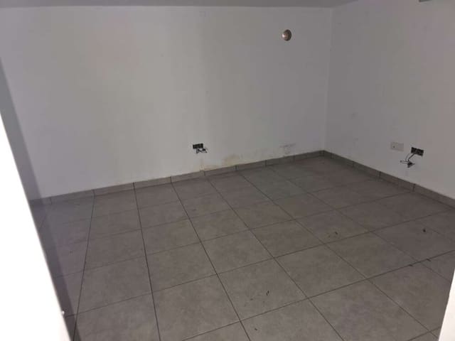 Erhverv til salg i Arrecife - € 170.000 (Ref: 9296531)