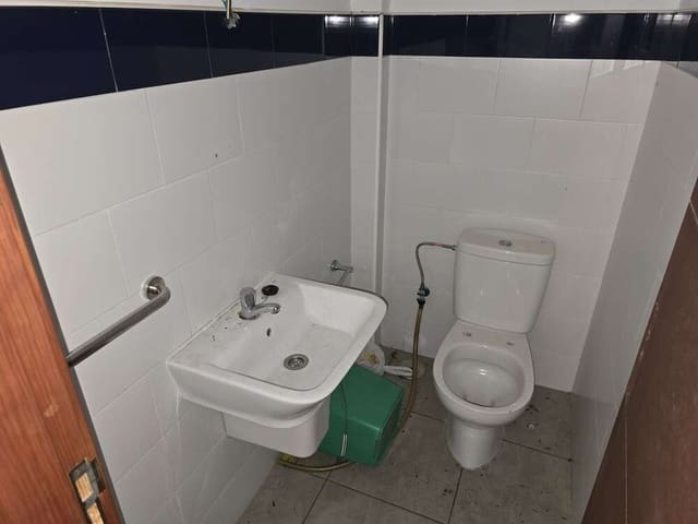 Erhverv til salg i Arrecife - € 170.000 (Ref: 9296531)