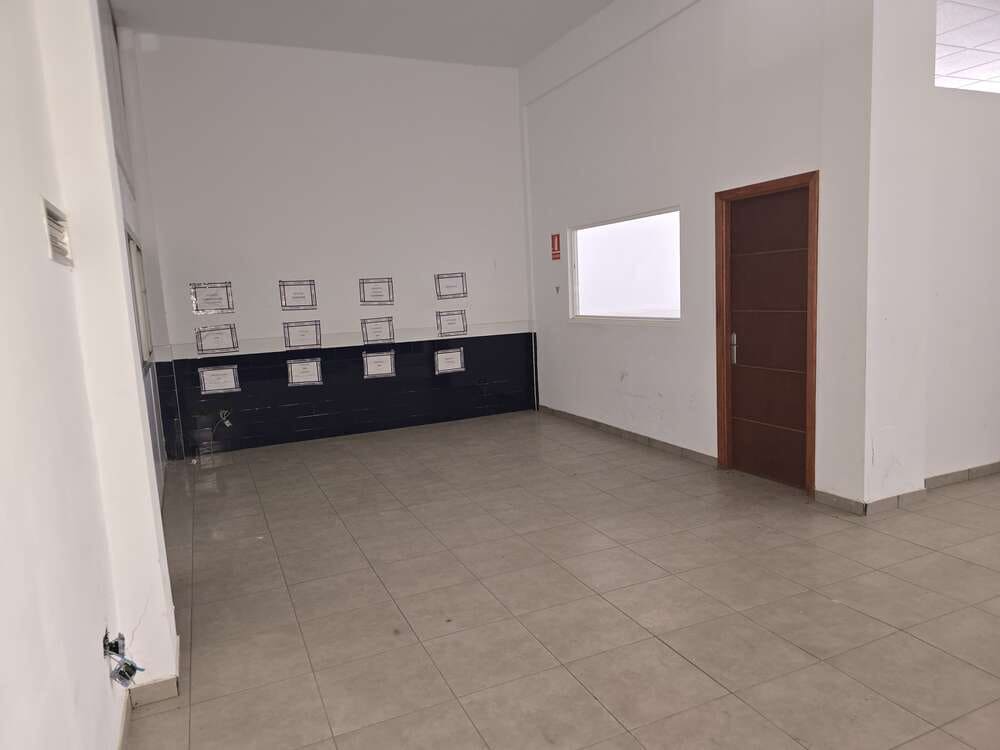 Erhverv til salg i Arrecife - € 170.000 (Ref: 9296531)