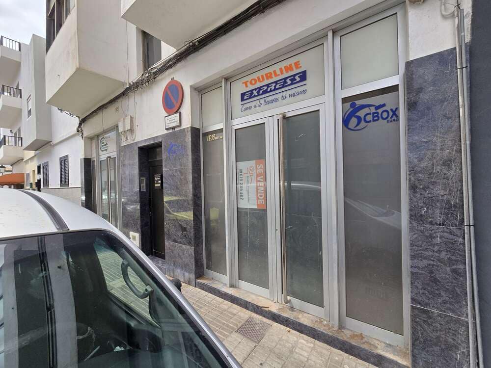 Erhverv til salg i Arrecife - € 170.000 (Ref: 9296531)