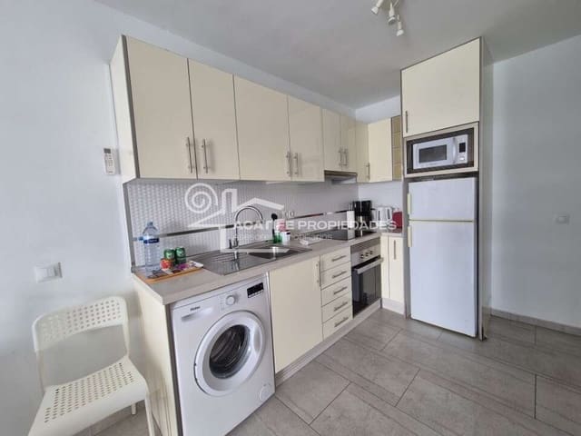 2 soverom Leilighet til salgs i Puerto del Carmen, Tías med svømmebasseng - € 265 000 (Ref: 9439579)