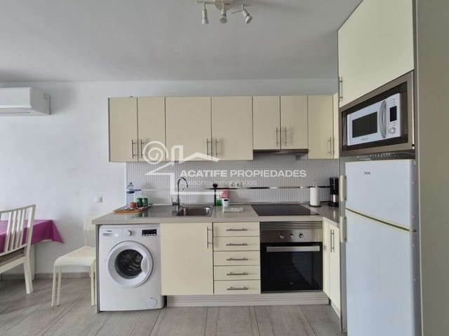 2 soverom Leilighet til salgs i Puerto del Carmen, Tías med svømmebasseng - € 265 000 (Ref: 9439579)