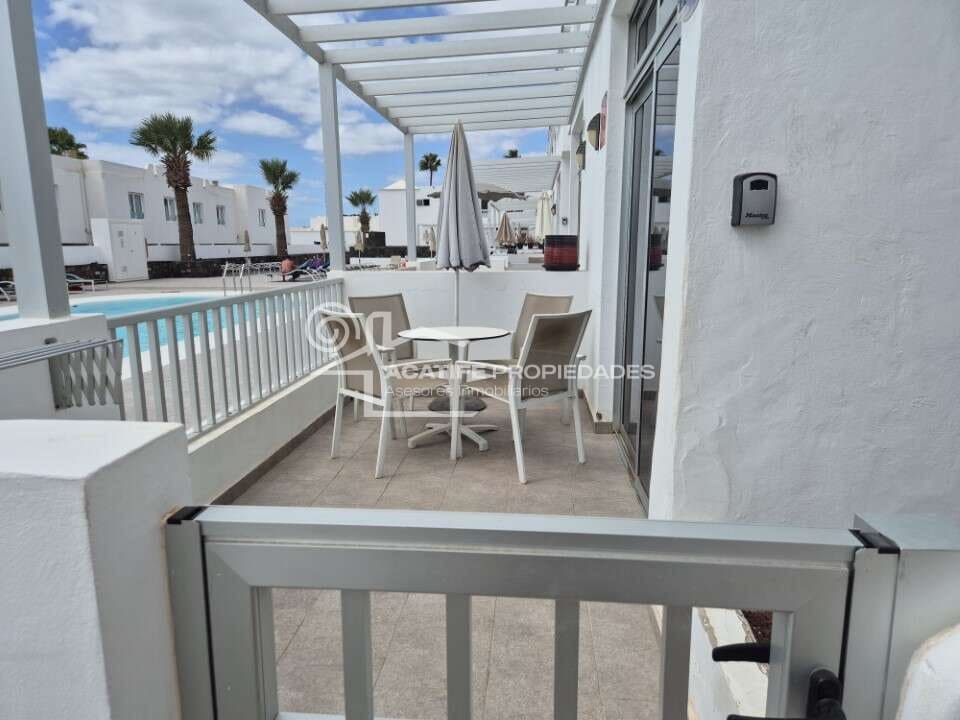 2 bedroom Apartment for sale in Puerto del Carmen with pool - € 265,000 (Ref: 9439579)