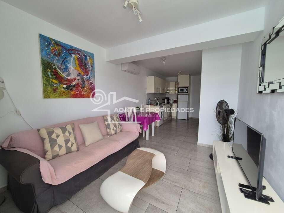 2 bedroom Apartment for sale in Puerto del Carmen with pool - € 265,000 (Ref: 9439579)